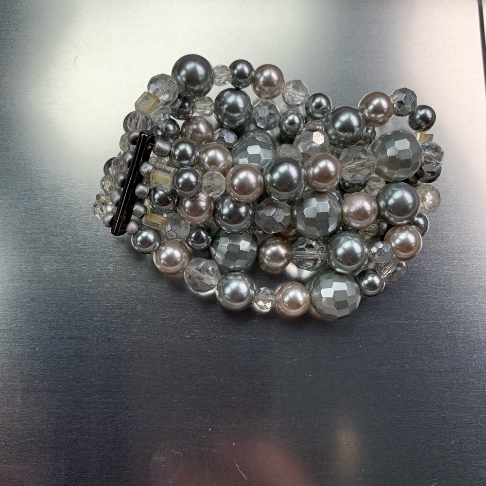 Lia Sophia Resin Pearl Stretch Bracelet